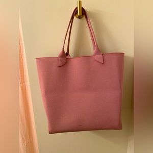 Rothy’s lightweight tote dusty rose